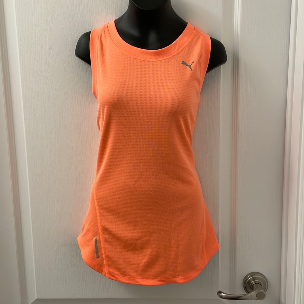 Puma drycell workout tank with center back dart racerback and drops at btm Sz M